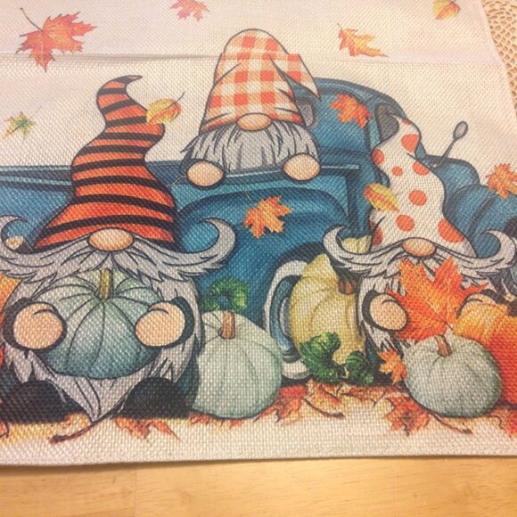 Gnome  Fall / Autumn / Thanksgiving garden flag, nwot - Picture 2 of 3